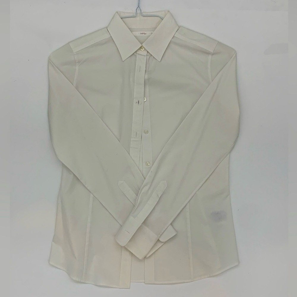 Uniqlo Classic White button down long sleeve shirt